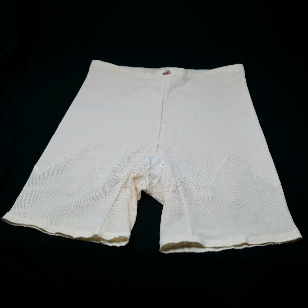 Vintage Show-Off BESTFORM High Rise Girdle Panties White XL ILGWU Garter Tabs